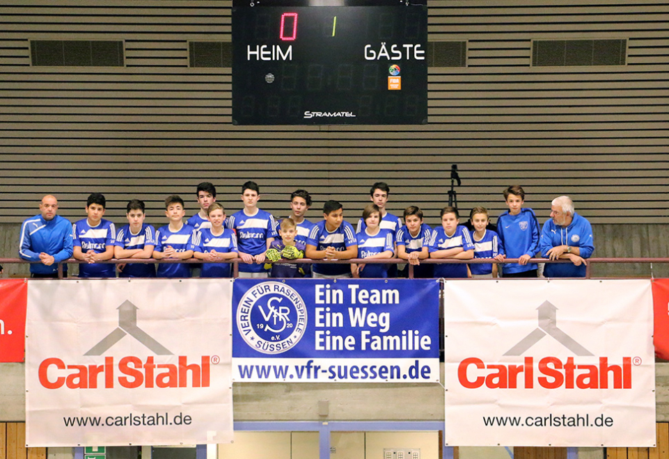 Junioren von Bundesliga&shy;mann&shy;schaften zu Gast - Carl Stahl U14 Hallenfußball-Juniorencup 2016
